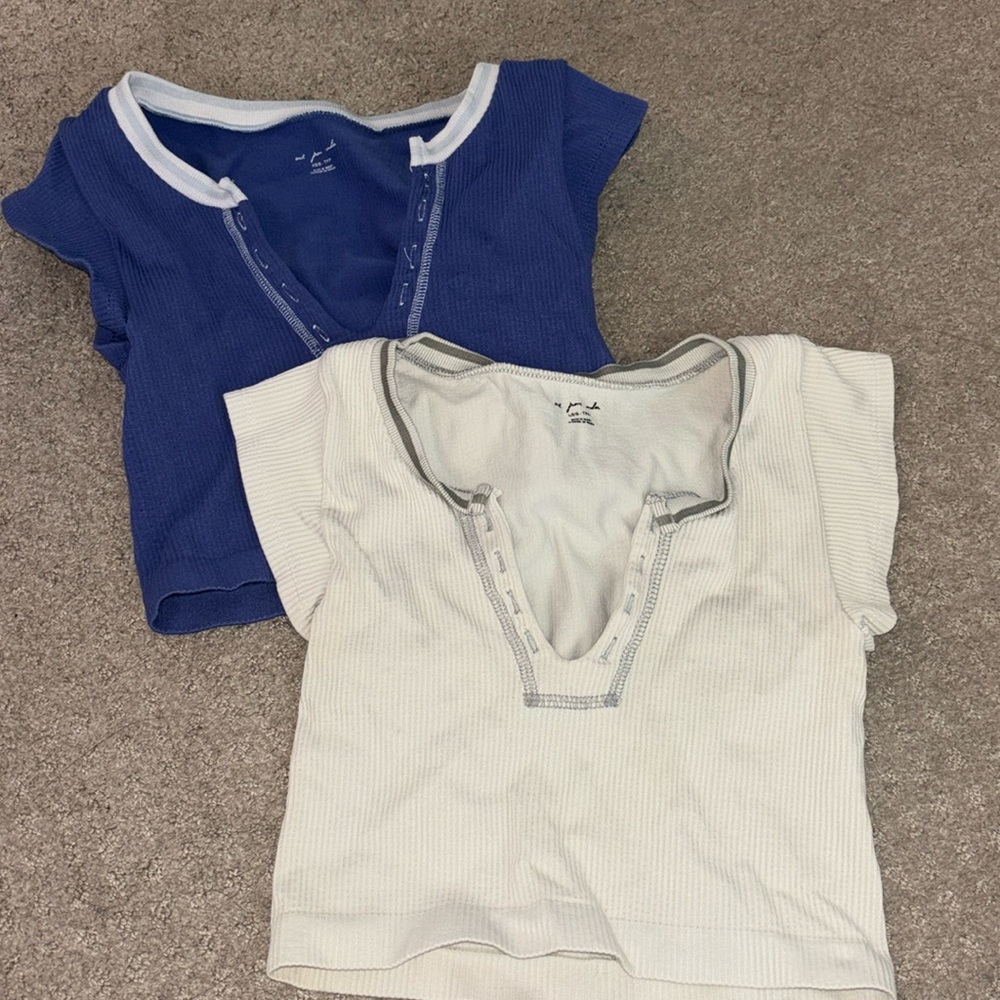 Two out from under urban tops
Size xs/s for both